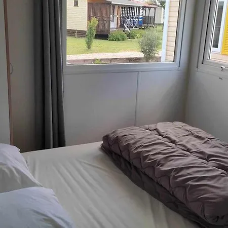 Mobil 32m² Avec Terrasse Pour 4 Personnes A - Api-1-52-404 Campsite *