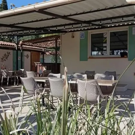 Camping Mobil 32m² Avec Terrasse Pour 4 Personnes A - Api-1-52-404 Anduze